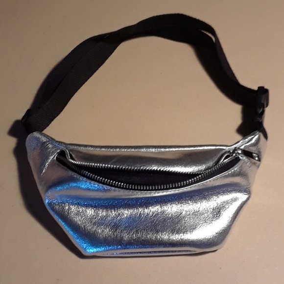 Mossimo Supply Co. Handbags - 💰2 for $20 Nwot silver fanny pack